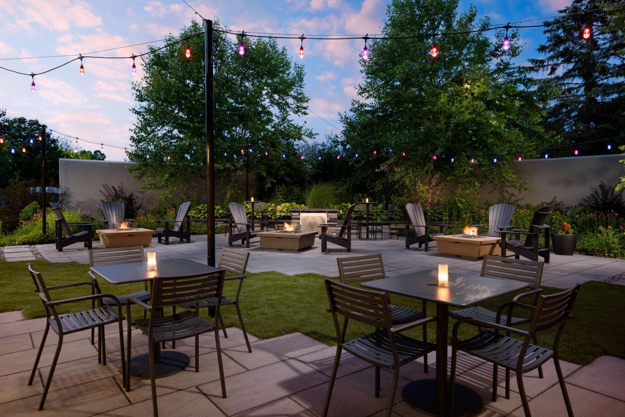 Courtyard By Marriott Concord Hotel Exterior foto